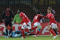 الأهلي المصري يهزم النجم الساحلي ويشعل مباراته امام الهلال