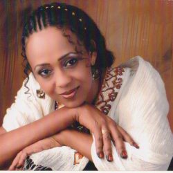 فنانة سودانية تضع فرقتها الموسيقية الاسترالية في (فلاش) لإحياء حفلاتها بالسودان