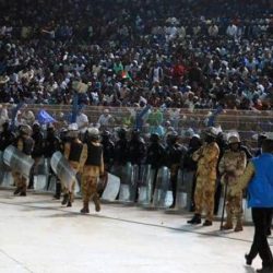 سكاي نيوز .. ملعب الهلال السوداني يتحول لـ”ثكنة عسكرية”.. والأهلي “غاضب”