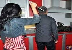 المحكمة تتهم سيدة بقتل زوجها بنيالا ودفنه داخل غرفة نومه