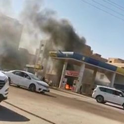 النيران تشتعل في طلمبة وقود بأم درمان
