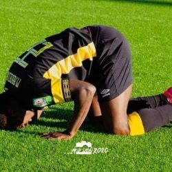 الغربال ينقذ فريقه الجزائري في الدقيقة (94) في مباراة الشغب الجماهيري