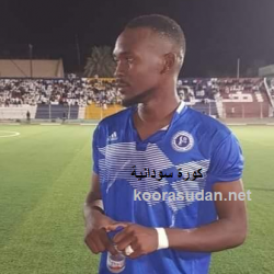 نجم وسط السوكرتا حسين النور في ونسة مع كورة سودانية 