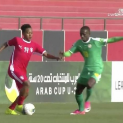 “عملاق” منتخب الشباب يوسف اجو يقترب من الدورى السعودى