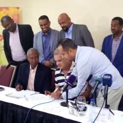 مدرب الهلال الصربى زوران مانولوفيتش يغادر لبلاده