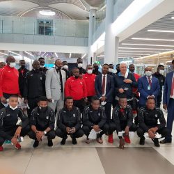 السفارة السودانية تزور بعثة المنتخب بمطار إسطنبول