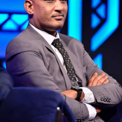 *الفنان “صلاح الأمين” في ضيافة كورة سودانية 