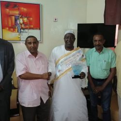نادي الحاج يوسف يكرم الدكتور حسن برقو 