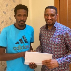 الهلال يتعاقد رسمياً مع لاعب الأهلي شندي مجاهد فاروق لمدة ثلاث سنوات ….