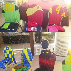 المريخ بالاحمر و أوتوهو الكنغولى بالازرق والاصفر