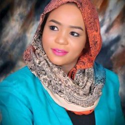 المطربة “أميرة بدر الدين ” في دردشة مع كورة سودانية ..علاقتي مع الرياضة ليست جيدة و اشجع فريق الهلال