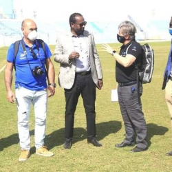 وفد الشركة الإسبانية المتخصص في إضاءة الملاعب يبدأ المسح الشامل بإستاد الهلال