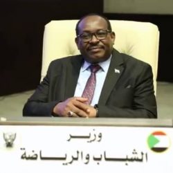 الضي يؤدي اليمين ضمن مجموعه الوزارة الثانيه لثورة ديسمبرالمجيده قائدا للقطاع الشبابي والرياضي