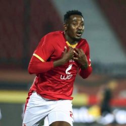 الاهلي المصري يقلب تاخره لانتصار على طلائع الجيش