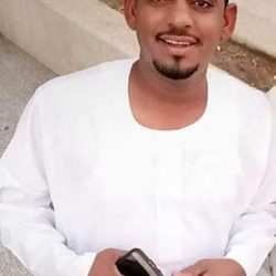 القطب محمد حنيت يدعم  الإصلاح القضارف  بمعدات رياضية كاملة