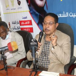 أربعمائة عنوانٍ من بيت الشعر الخرطوم دعما لمبادرة ” اصنع فرقاً بكتاب” ……