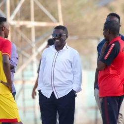 رئيس المريخ يزور مران الفريق بملعب فرع الرياضة العسكري الأحمر يواصل إستعداداته الجادة لمواجهة الأهلي المصري في الثالث من أبريل