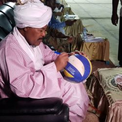 والي جنوب دارفور يتعهد بإنشاء صالة دولية للكرة الطائرة ويشيد بالمجتمع الرياضي