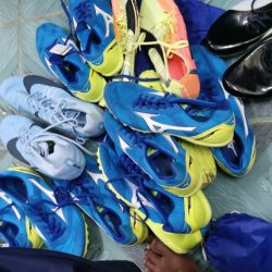 قادة المعسكر الوطني لالعاب القوى يواصلون دعمهم للمنتخب بالمعدات الرياصية والمال