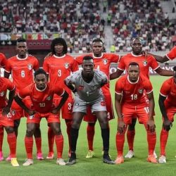 بعثة المنتخب تصل وتجد استقبال كبير بالمطار