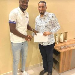 اوتارا يصل البلاد قادما من ساحل العاج