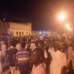 مصرع ثلاثة أشخاص وإصابة العشرات في انفجار عبوة ناسفة قرب نادي رياضي ببوتسودان