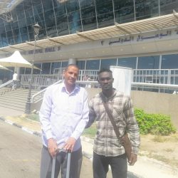 بعد توجيه رئيس المريخ بسفره وصول بخيت خميس للقاهرة وإستقباله من قبل طبيب المريخ