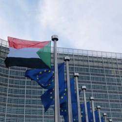 الاتحاد الأوروبي يرفع علم السودان “لتكريم الشعب”