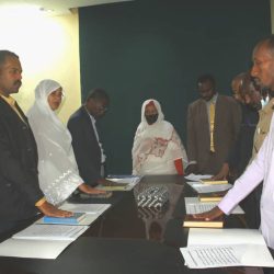اعضاء المفوضية يؤدون القسم