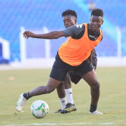 النجوم الدوليين يشاركون في تدريب الهلال ..