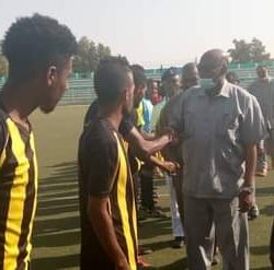 والي الجزيرة يشهد لقاء فريقي الاتحاد مدني ومريخ الفاشر