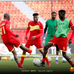 المريخ يتدرب بقوة استعدادا للأهلي ويكمل تسليم أطقم اللاعبين