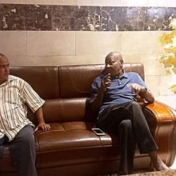 المدرب المغربي مصطفي بومجان يزور بعثة النمور بالابيض
