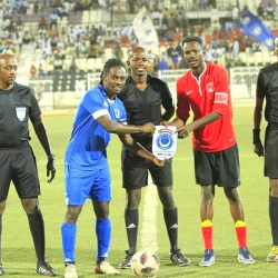 اهلي الخرطوم يحافظ علي الصدارة بتعادل ابيض مع الهلال