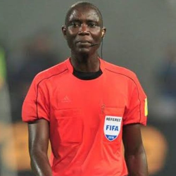 السنغالي ماجيتي نداي حكما للقاء الاهلي والمريخ السوداني