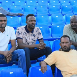 مساوي و بشه و سامي عبدالله يؤازرون لاعبي الهلال قبل منازلة فريق صن داونز
