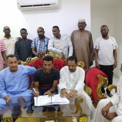 وسط حضور أنيق..هلال التبلدي يجدد تعاقده مع عمرو مبارك