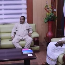 السودان يشارك في الملتقى الكشفي وهزار تقدم إهداء لغانم المرزوق احتفاءً بالكويت عاصمة للعمل الكشفي
