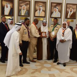 السودان يشارك في الملتقى الكشفي وهزار تقدم إهداء لغانم المرزوق احتفاءً بالكويت عاصمة للعمل الكشفي