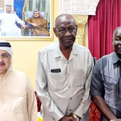 بحضور عدد من الشيوخ والرواد والقنصل عبدالرحمن  الشيخ فيصل القاسمي يحتفل يستقبل قاقرين و الجيلي وقدامى لاعبي الكرة السودانية
