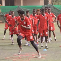 بمشاركة(35) لاعب منتخب الشباب يتدرب صباحا ويبدأ مباراته الإعدادية بمواجهة القوز