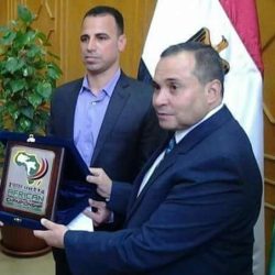 رئيس الاتحاد الدولي لفنون الدفاع عن النفس يهنئ كابتن محمود عبد المطلب