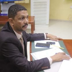 ظلت في حالة اجتماعات متواصلة لجنة المسابقات تحدد مطلع أكتوبر موعدا لانطلاقة مسابقة الدوري الممتاز نشر كشوفات الأندية لأول مرة في تاريخ المنافسة لإتاحة الفرصة للأندية لتقديم شكاويها مسبقا