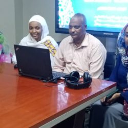الطالبة تالية ابراهيم تشارك في منافسات تحدي القراءة عبر الزوون