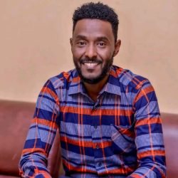 الإعلامي “عمار المغربي” في حوار مع كورة سودانية …تجربتي في تلفزيون السودان  إسمها “الحلو ما بكملش” انا مريخابي بالميلاد و مدريدي الهوى …