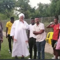 رئيس نادي المريخ يطالب اللاعبين بتحديد حافز التأهل لمجموعات الأبطال