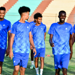الأهلي يعاني قبل نزال الهلال