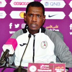 كابتن دينلسون يشيد باداء لاعبى الهلال ويطالب بتصحيح الاخطاء قبل المجموعات ..