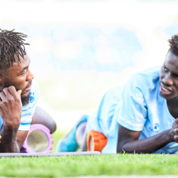 رهان هلالي  على الثلاثي