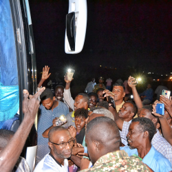 جمهور الهلال يكرم فلوران